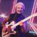“Es tu teléfono, haz lo que quieras con él”: John 5 (Mötley Crüe) rompe con la tendencia dominante