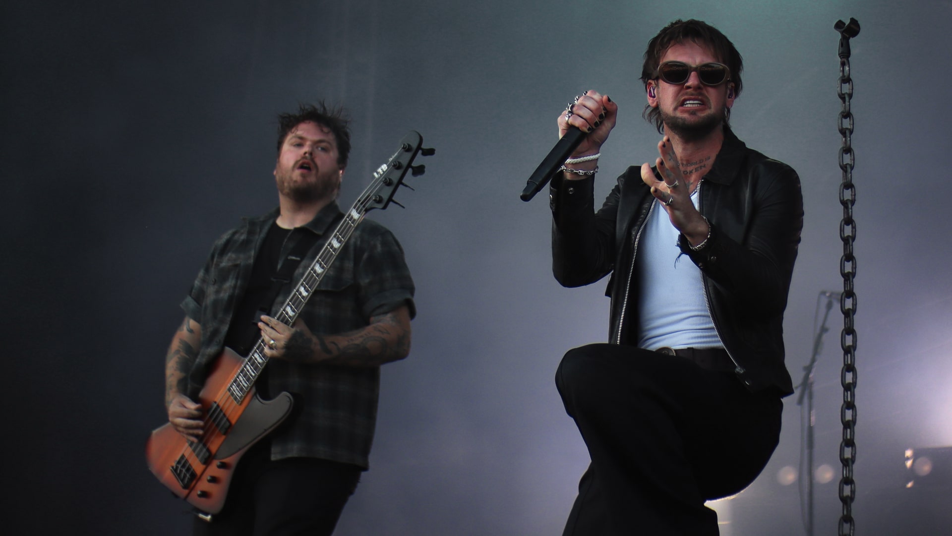 “Para avanzar, primero debemos dar un paso atrás”: While She Sleeps pone en pausa su carrera en directo y cancela todas sus giras